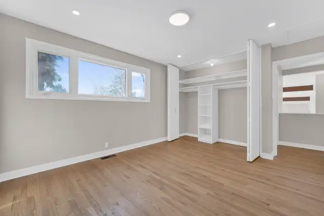 Fully Renovated 6-Bedroom Home at 1259 Meadowlands Dr E - Photo 4