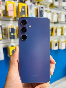 Samsung S24 128gb (Store Warranty)