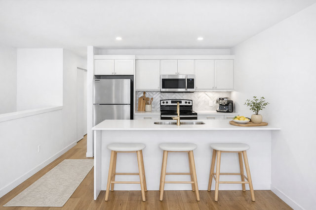 LUXURY 2 Bedroom Townhouse! Move In Ready!