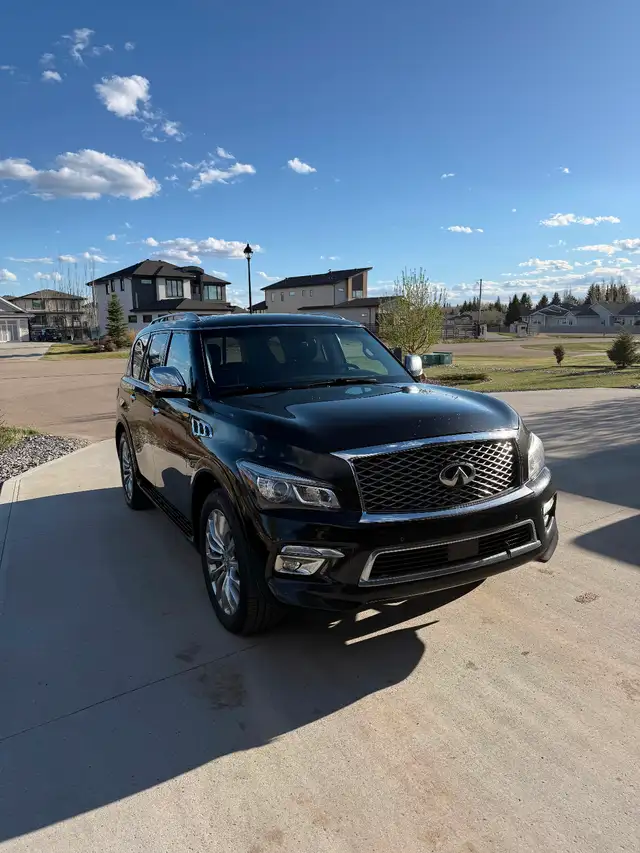 2016 Infiniti QX80 - Photo 2