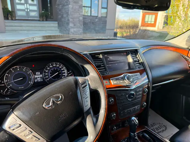 2016 Infiniti QX80 - Photo 7