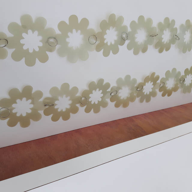 4DÉCOS NEUVES BRILLANTES À FLEURS VERTES 7PIEDS LONG $5.00CHAQUE - Photo 2