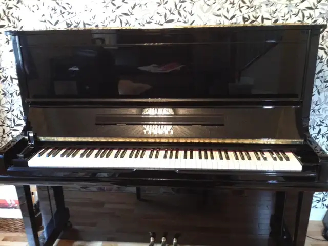 Great condition Yamaha U1, U3 pianos for sale - Photo 6
