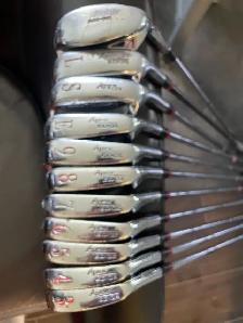 Right Handed Ben Hogan Apex Edge Golf Clubs Plus Many Extras