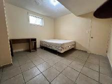 Room for rent in Center St $625