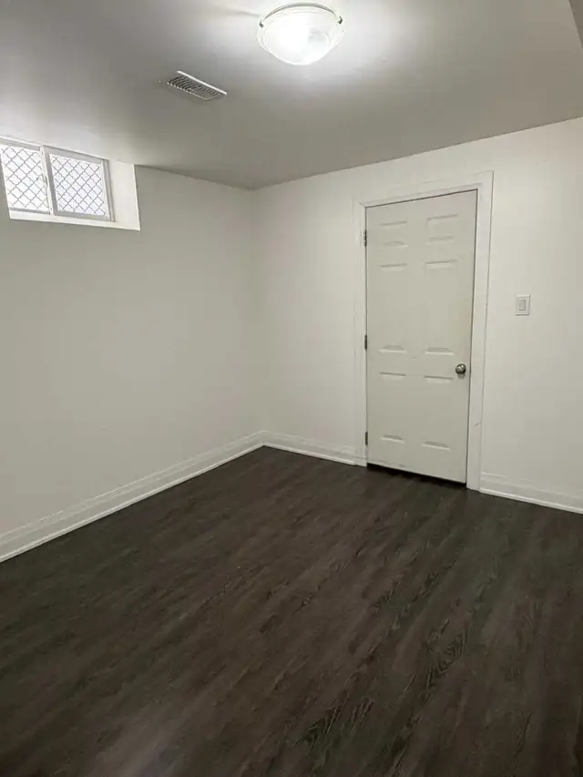 2 bedrooms basement for rent - Photo 2