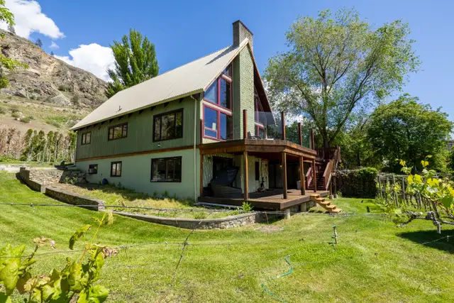 Okanagan Waterfront Living Under $1M – $999,000 - Photo 6