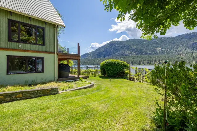 Okanagan Waterfront Living Under $1M – $999,000 - Photo 7