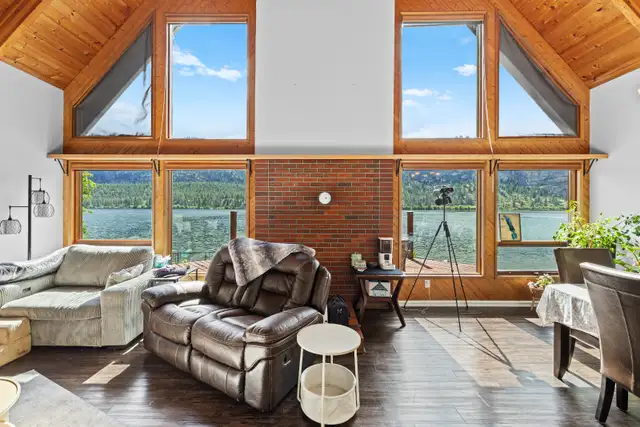 Okanagan Waterfront Living Under $1M – $999,000 - Photo 9