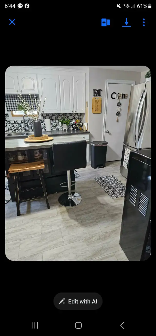 2 Bedroom Lower Unit - Photo 2