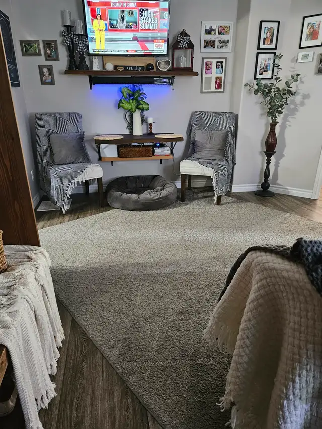 2 Bedroom Lower Unit - Photo 10