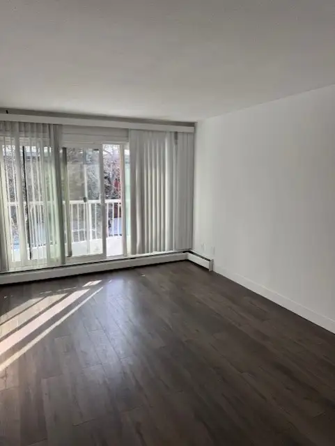 Large 2 BDRM in Old Strathcona! Top Flr. South Facing Balcony!!