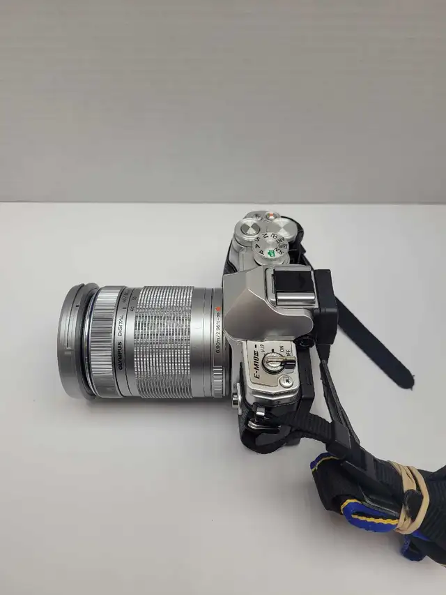 Olympus E-M10 III 16MP 4K mirrorless camera w/3 lenses - Photo 4