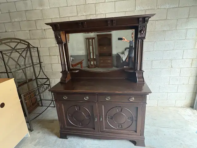Free delivery Antique Oak Sideboard with Mirror - Photo 3
