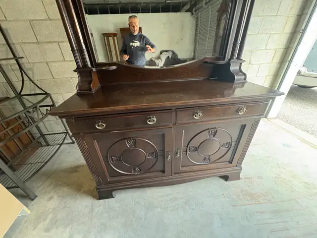 Free delivery Antique Oak Sideboard with Mirror - Photo 6
