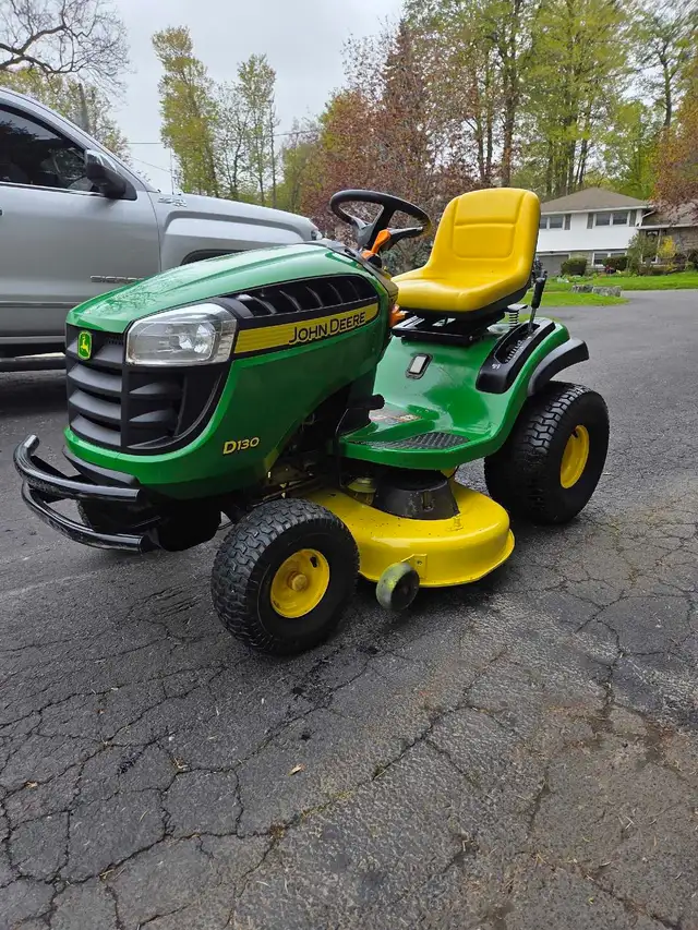 john deere d130 lawn tractor - Photo 2
