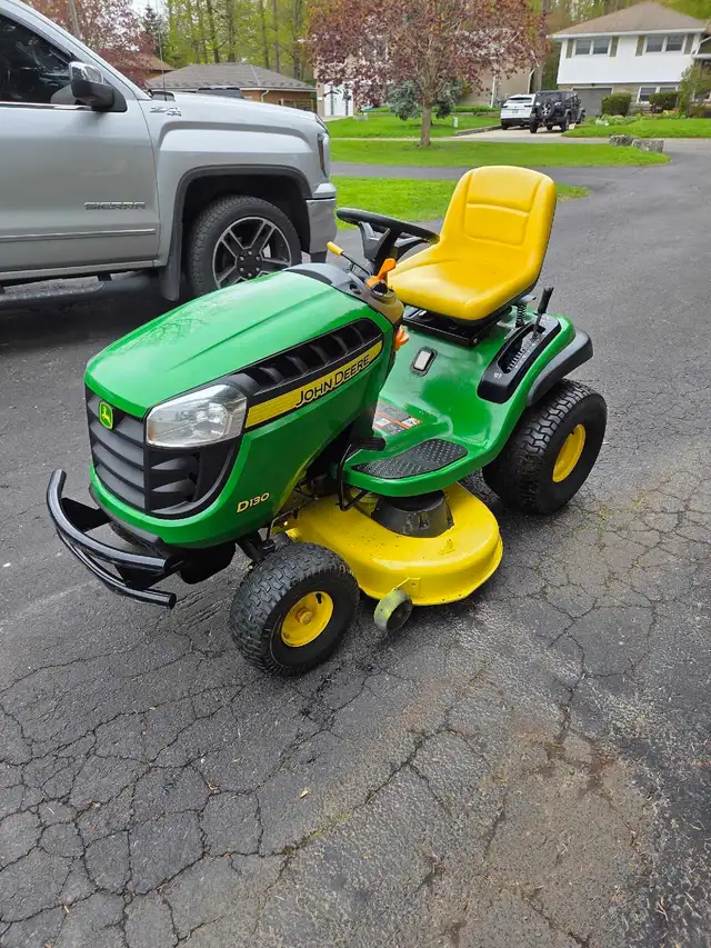 john deere d130 lawn tractor - Photo 3