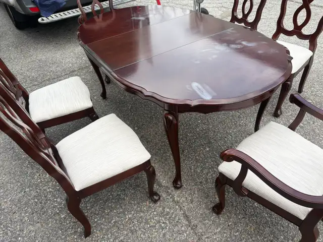 Free delivery used Wooden Dining Set with 6 Chairs - Photo 8