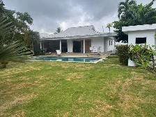 House north of Toronto for rent / sale