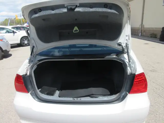 2011 BMW 3 Series XI - Photo 7