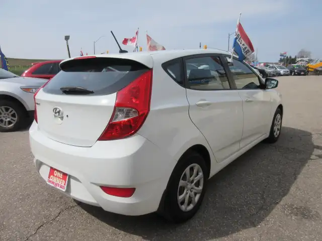 2014 Hyundai Accent GL - Photo 7