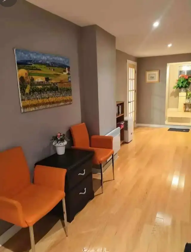 Full furnished room available All included - Photo 3