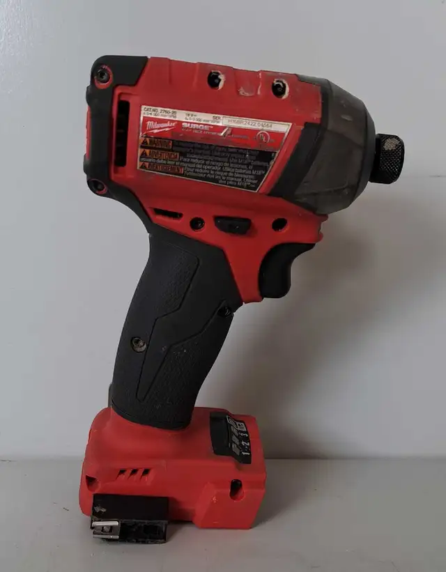 1/4' Hex Milwaukee Surge Driver (32405605) - Photo 2