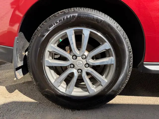 2017 Nissan Pathfinder| Clean Carfax | Two Sets of Rims&Tires | - Photo 27