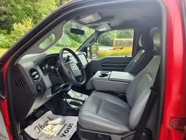 2012 Ford F 350 XL - Photo 9