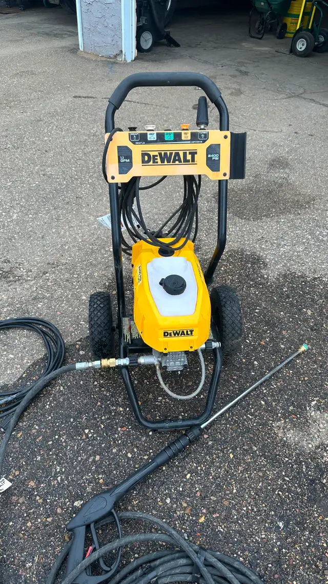 Dewalt Electric Pressure Washer - Photo 2