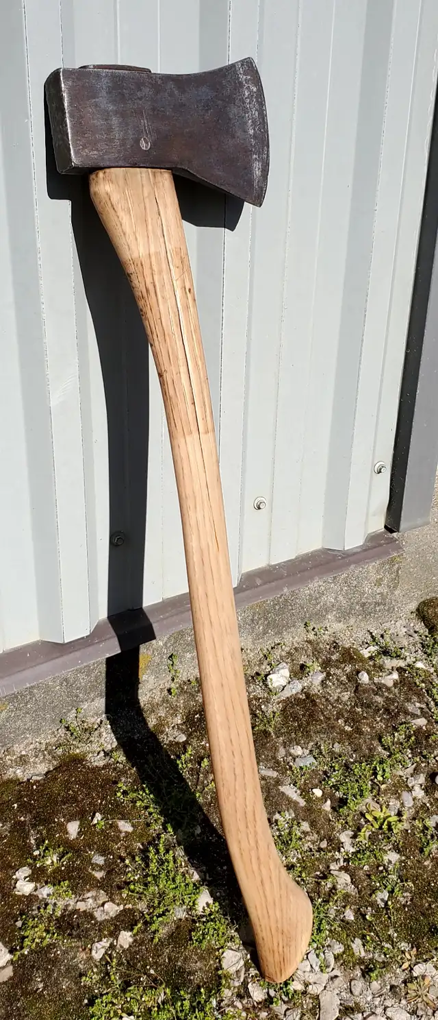 1950's 2 1/4lb. True Temper Black Prince axe,lion brand axehead - Photo 4