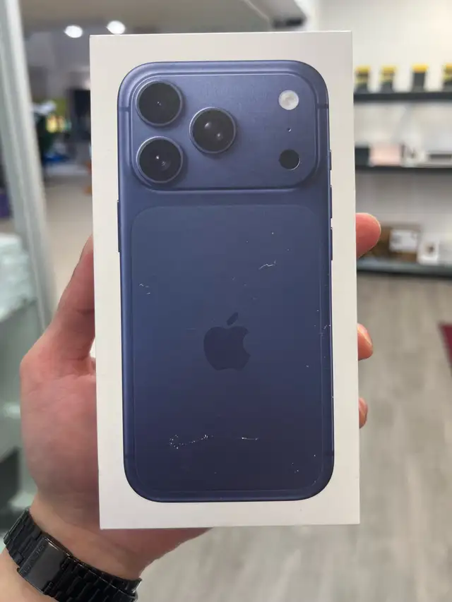 Back in Stock! iPhone 17 Pro -256gb! - Photo 2