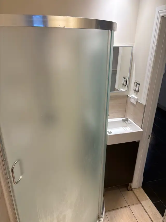 PLATEAU…4-5 Bedroom…2 BATHROOMS - Photo 10