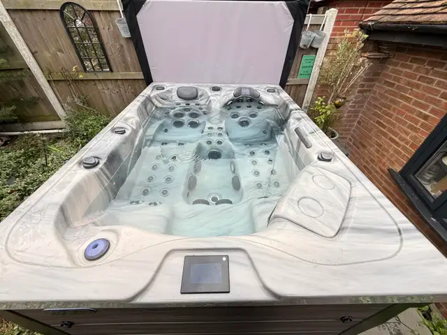 3 Seat Therapy Hot Tub For Sale - Photo 2