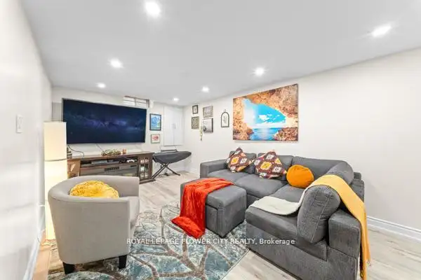4 1 Beds 3 Baths Detached House in Brampton! - Photo 10