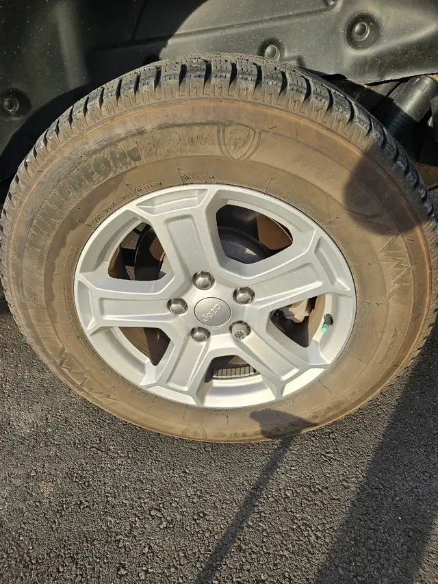 Tire Firestone a vendre - Photo 2