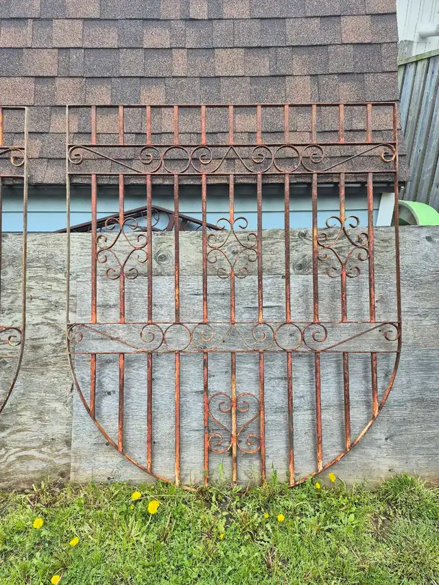 iron gates - Photo 3