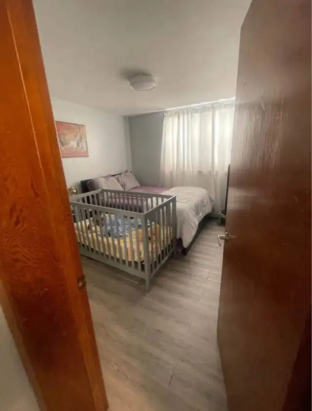 Bright 1 Bed Apartment available - Photo 7