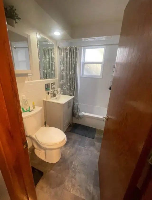 Bright 1 Bed Apartment available - Photo 9