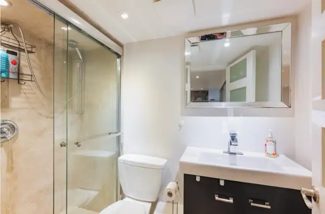 Chic Downtown Townhouse Furnished - Photo 5