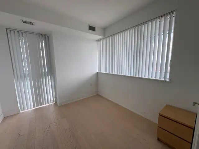 1 Unfurnished Bed/bath in a 2-Bed/Bath condo starting June/July - Photo 2