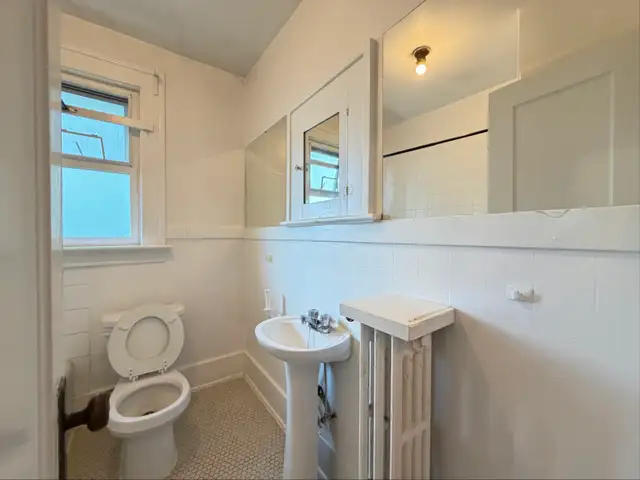 1 Bedroom Apartment Close to Vancouver General Hospital - Photo 9