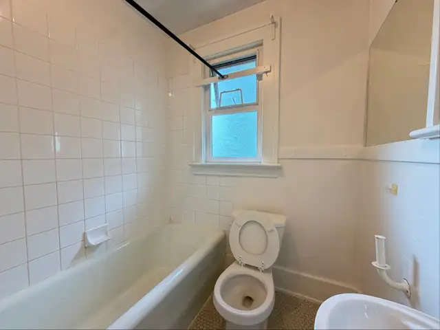 1 Bedroom Apartment Close to Vancouver General Hospital - Photo 10
