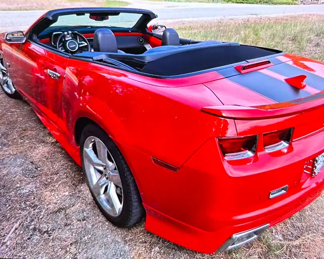 2011 chev camero - Photo 2