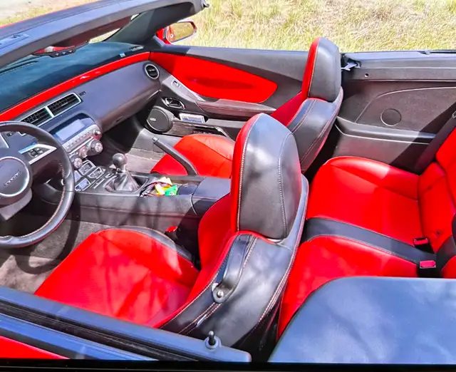 2011 chev camero - Photo 6