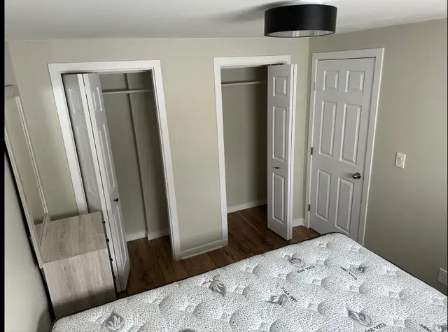 private room with private bathroom for rent - Photo 2