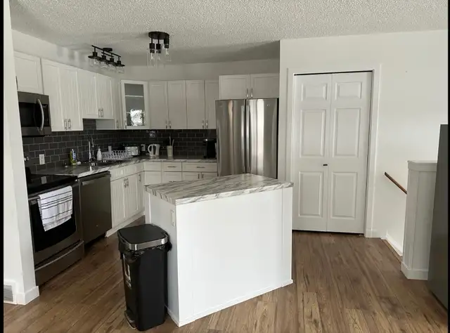private room with private bathroom for rent - Photo 5