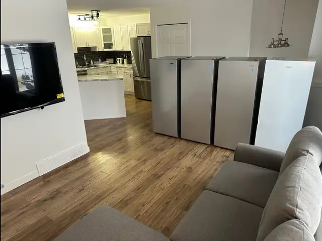 private room with private bathroom for rent - Photo 6