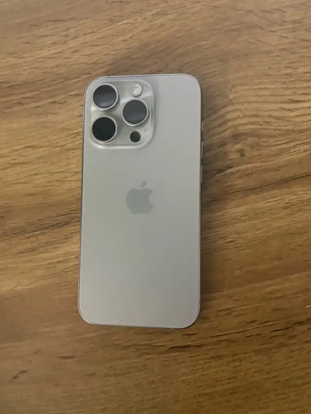 iPhone 15 pro - Photo 2