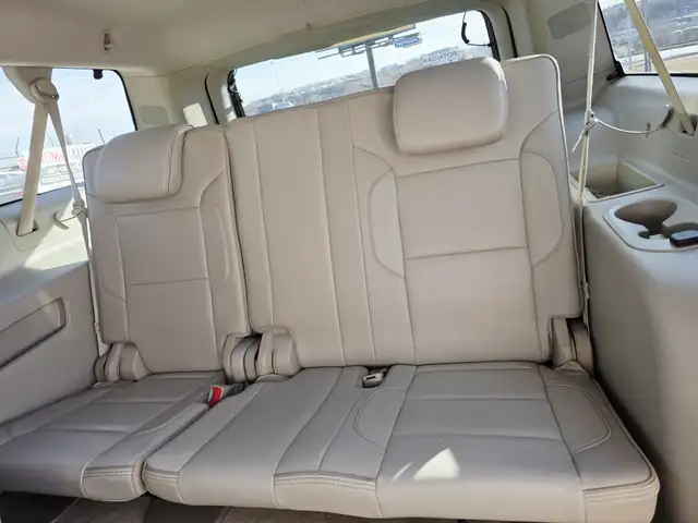 2015 GMC Yukon XL 4WD Denali Clean Carfax Full Service History - Photo 11